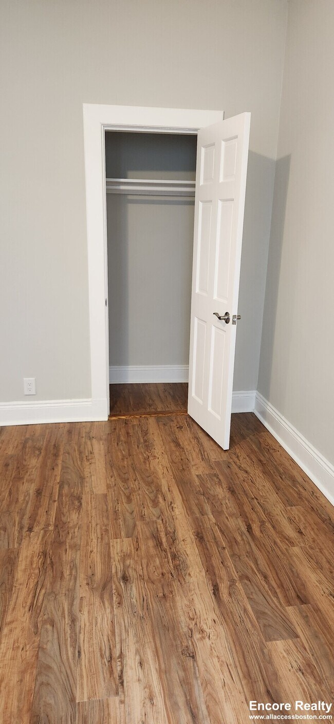 1185 Commonwealth Ave unit 16C, Allston, MA 02134 - photo 3