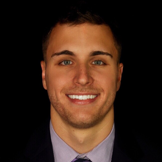 Real Estate Agents near Kings Ridge Preparatory Academy