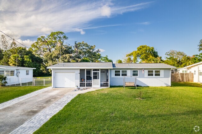 Ormond Terrace has cozy, colorful bungalows.