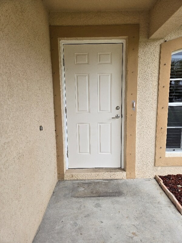 518 SE 5th Place unit 518 SE 5th Pl, Cape Coral, FL 33990 - photo 2