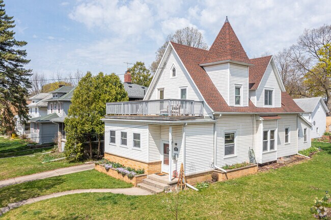 Victorian homes add historic charm to Lansing’s Eastfield neighborhood.