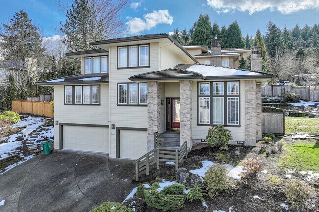 A modern contemporary cottage bends styles in Cooper Mountain - Aloha South.