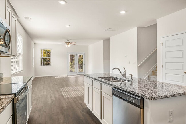 108 Oakchase Park Ln unit 36197530, Hampton, GA 30228 - photo 7