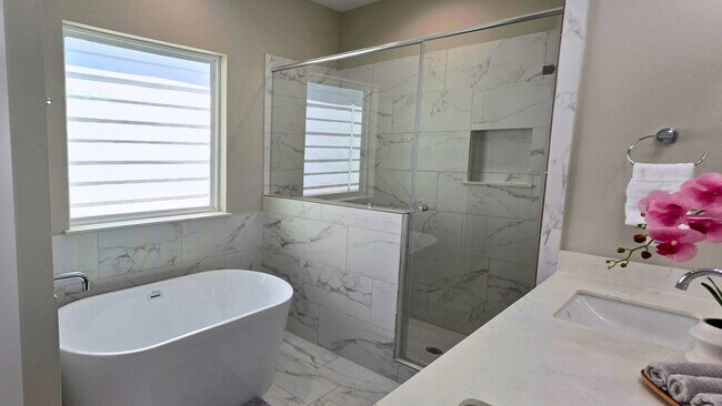 8326 Curry Rd unit ID1227052P, Houston, TX 77093 - photo 5