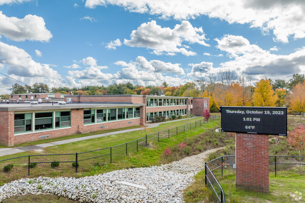 Bellingham Memorial Middle has a 14:1 student to teacher ratio.