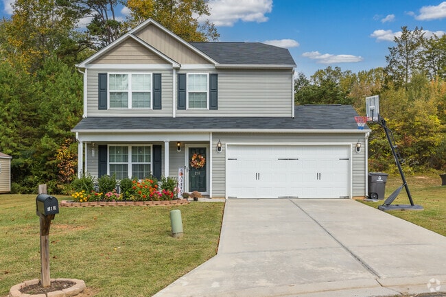 Manicured lawns add to the charm of Union Ridge.