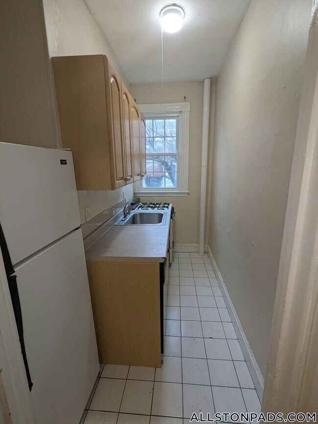 15 Glenville Ave Unit 1, Boston, MA 02134