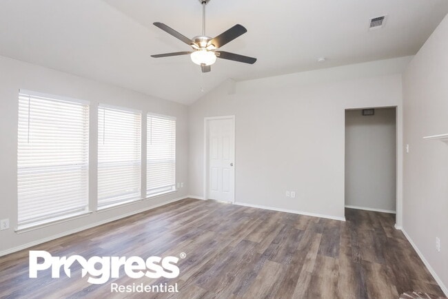 308 Oak Meadow Ln, Cedar Hill, TX 75104 - photo 3