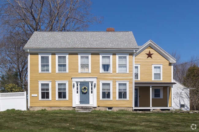 This Colonial can be found in Yarmouth.