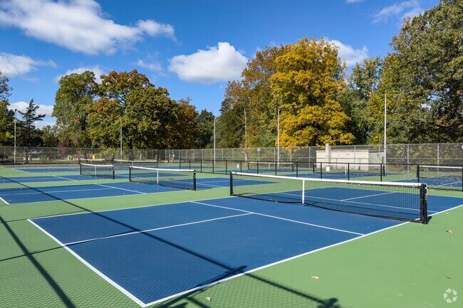 Those living in Sherwood to Pettit have access to tennis courts and other nearby amenities.