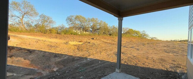 318 Brood Dr, Adkins, TX 78101 - photo 3