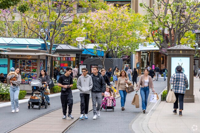 Glendale is a local hotspot for luxury shopping and dining out near Emerald Isle.