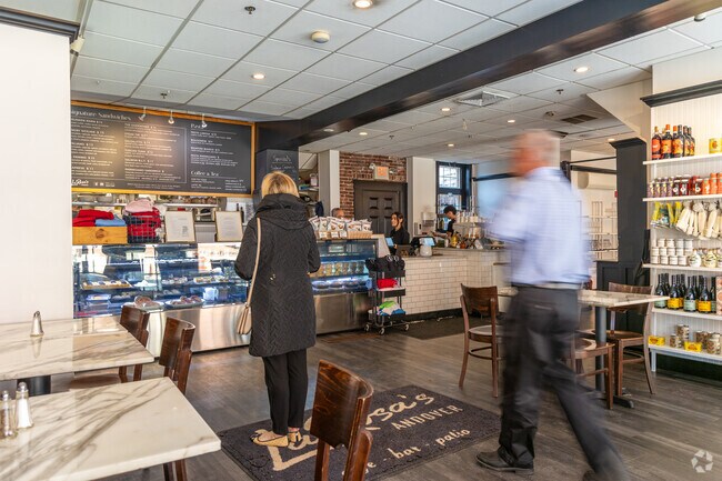 LaRosa’s Italian Café & Bar serves classic dishes in Southern Andover’s downtown.