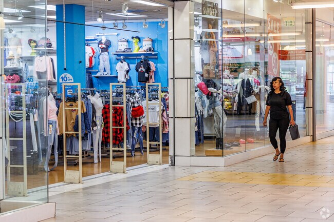 Mondawmin Mall has a variety of stores for Franklintown Road resident's to peruse.