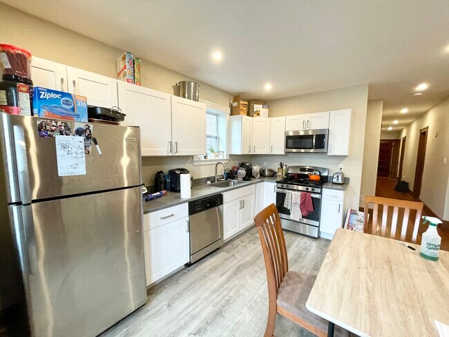 174 Saint Alphonsus St unit 3, Roxbury Crossing, MA 02120 - photo 2