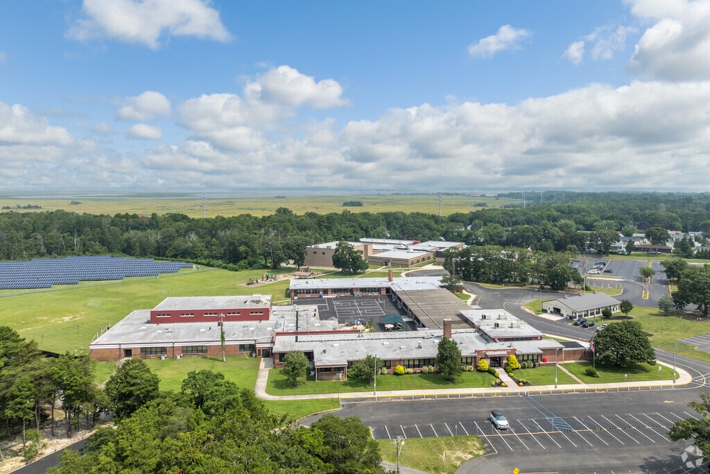 According to state test scores, 62% of Upper Township Elementary School students are at least proficient in math and 65% in reading.