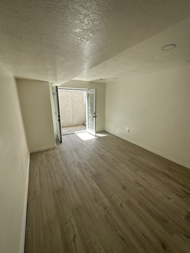 Walk In Entrance, Double French Doors