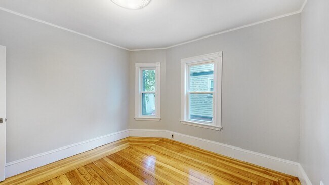 57 Hawthorne St, Somerville, MA 02144 - photo 5