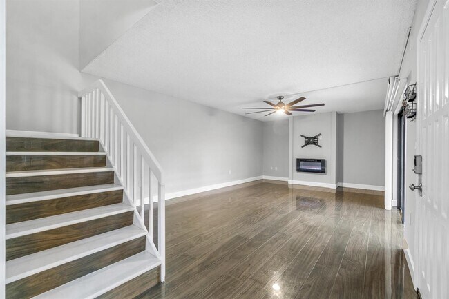 1015 10th Ct, Palm Beach Gardens, FL 33410 - photo 3