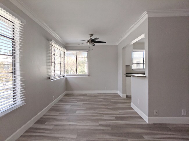 458 S Oakhurst Dr unit 1, Beverly Hills, CA 90212 - photo 4