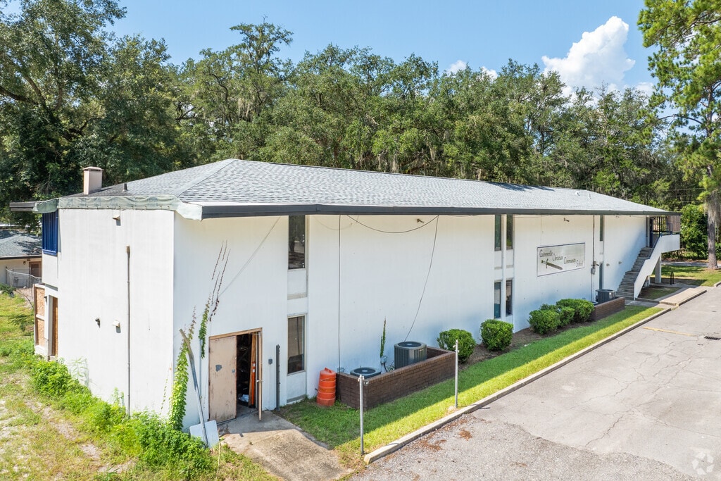 Newberry Christian Community School offers private education to Gainesville.