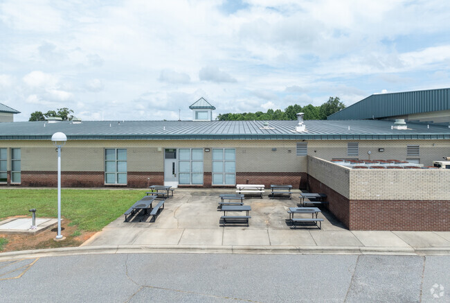 The student population is 49% female and 51% male students at Catawba Elementary School.