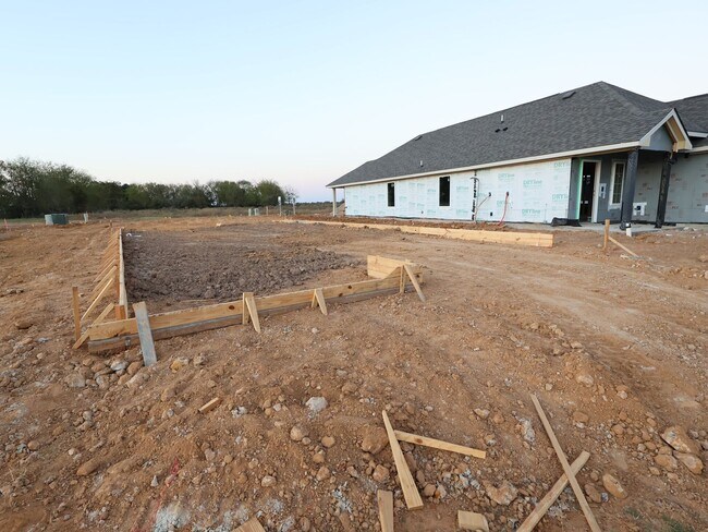 31018 Newcomb Landing Ln, Waller, TX 77484 - photo 3