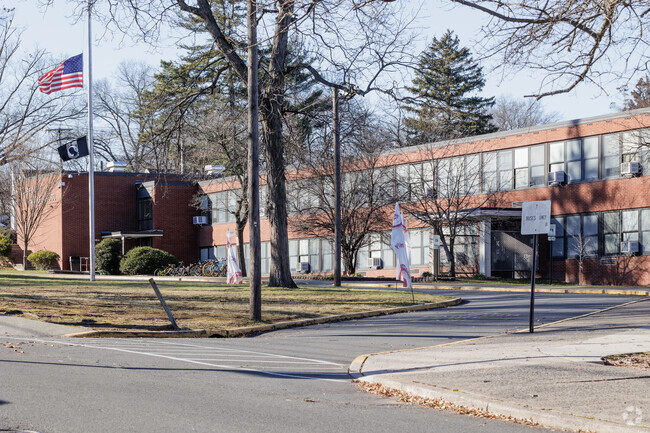 J.E. Dismus Middle School in Englewood, NJ gets an overall rating of C from Niche.