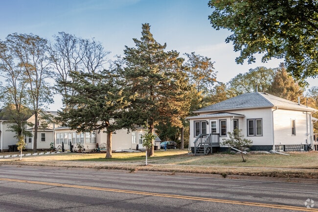 The average home value in The Prairie, Mankato, is $295,740.