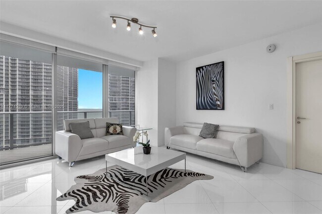 200 Biscayne Blvd unit 3908, Miami, FL 33132 - photo 3