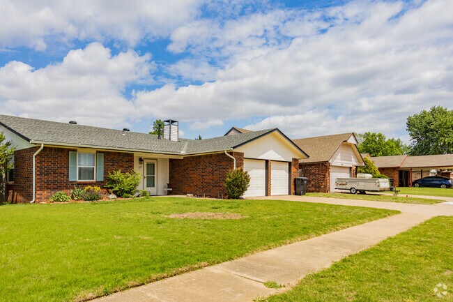 Ranch-style homes are common in Highland-Santa Fe, Oklahoma City.