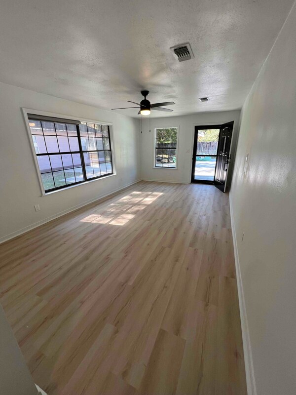 531 Ditmar St unit B, Pensacola, FL 32503 - photo 7