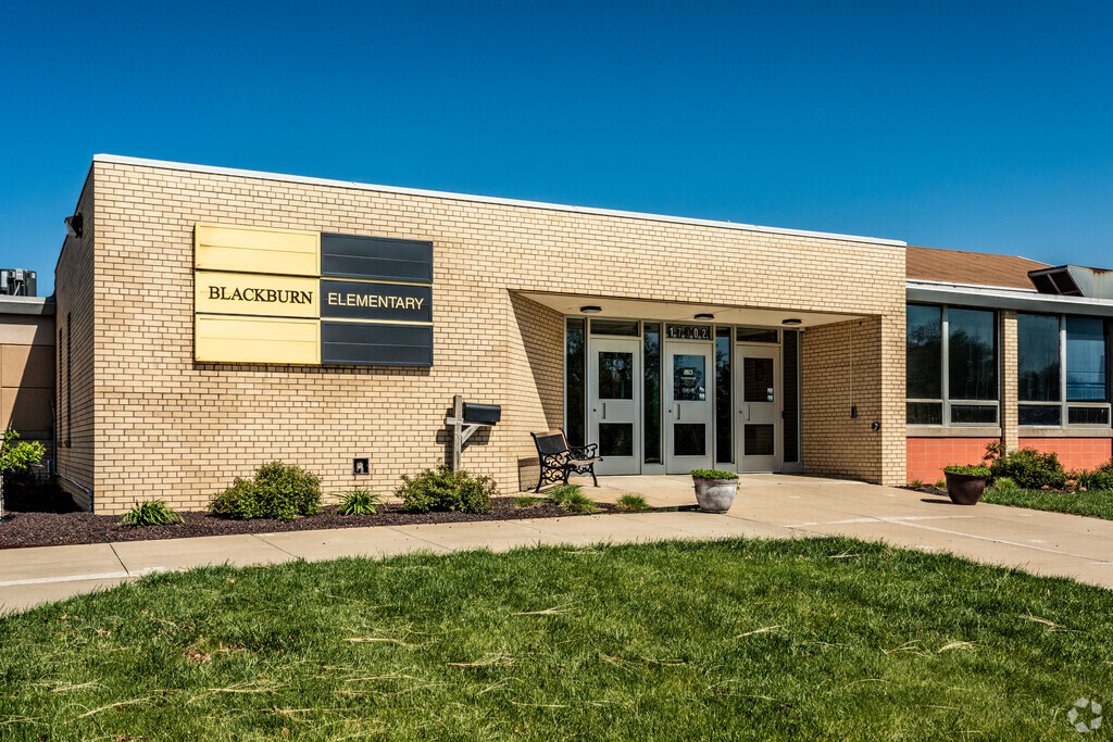The main entrance to Blackburn Elementary School in Blackburn.