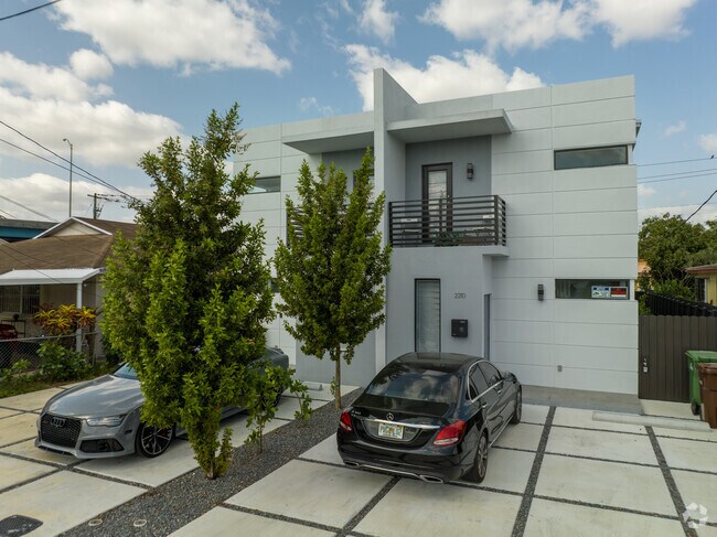 Sleek and modern townhomes populate neighborhoods in Seminola City.