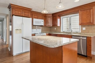 33 Salem St Unit 1, Wakefield, MA 01880