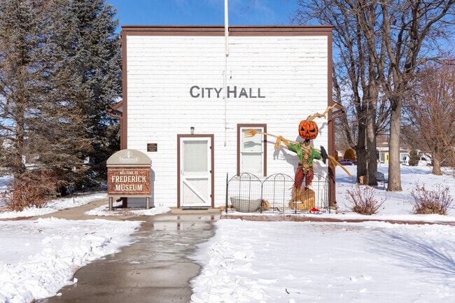 Frederick's City Hall and Mining Museum welcome you to the downtown strip of 5th st.
