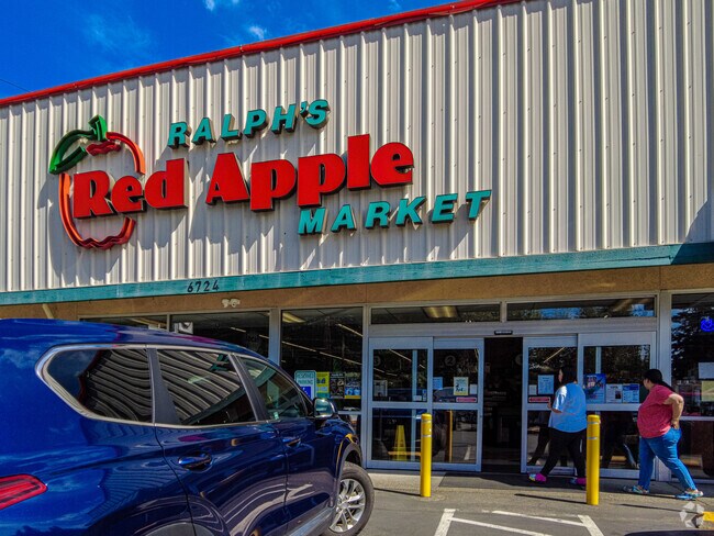 Ralph’s Red Apple Market is a local grocer that shares a shopping center with Big Apple Diner.