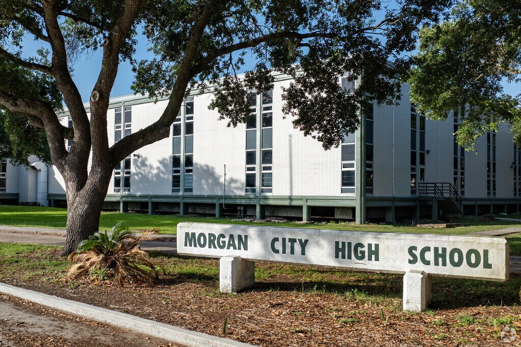 The dedicated teacher of Morgan City High School earned an A- grade from Niche.