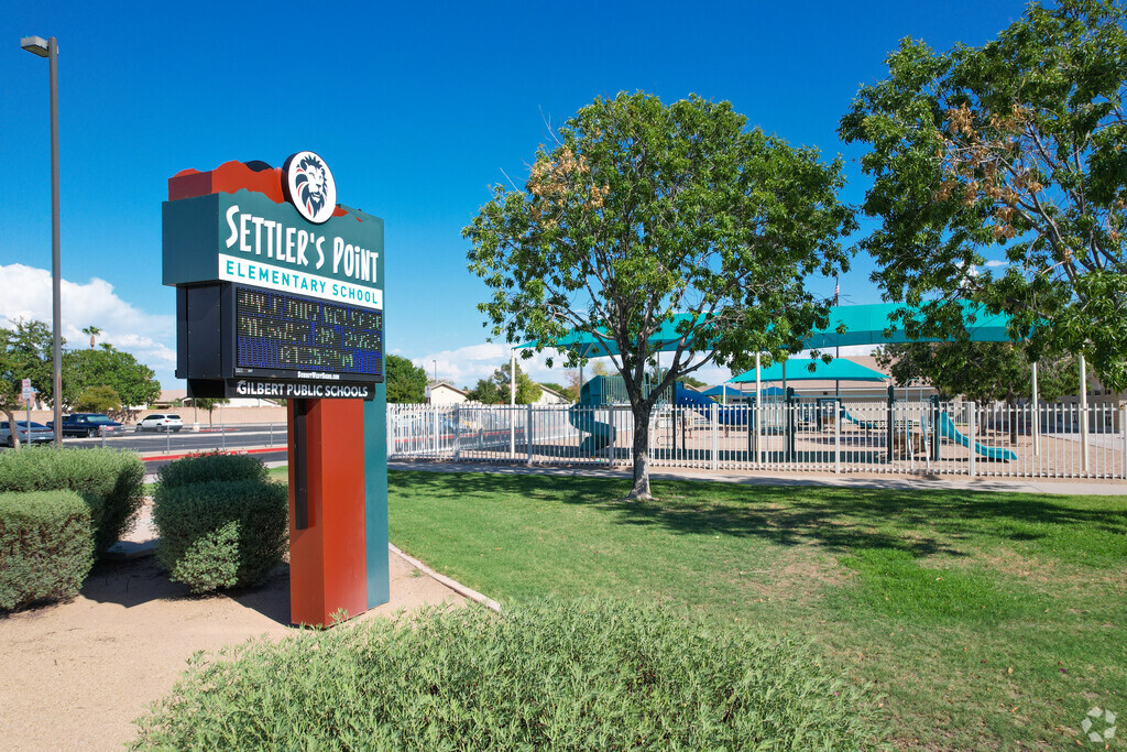 Settler's Point Elementary is located in the southern part of the downtown Gilbert area.