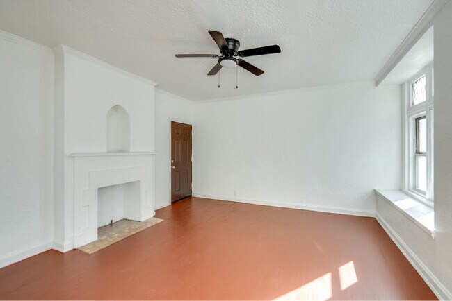 2828 S Moreland Blvd unit 2, Cleveland, OH 44120 - photo 3