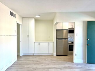 7505 SW 82nd St Unit 201, Miami, FL 33143