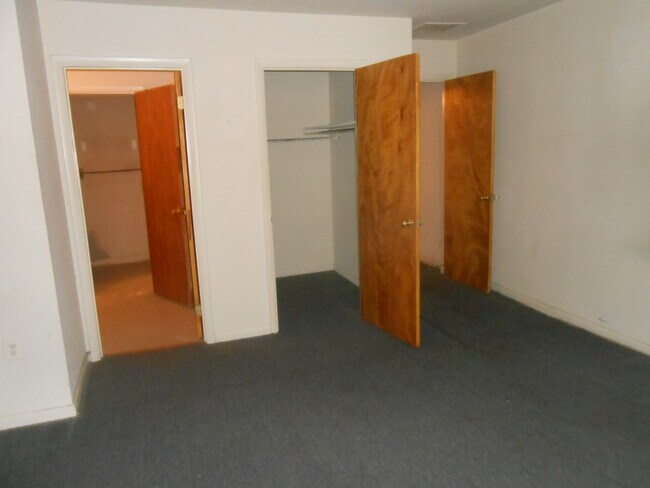 2013 Walnut St unit 4, Philadelphia, PA 19103 - photo 4