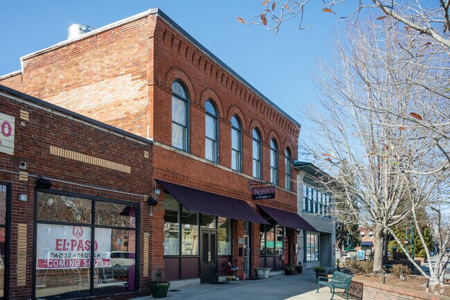 Brandy's on Main in Hendersonville offers American classics for the locals to enjoy.