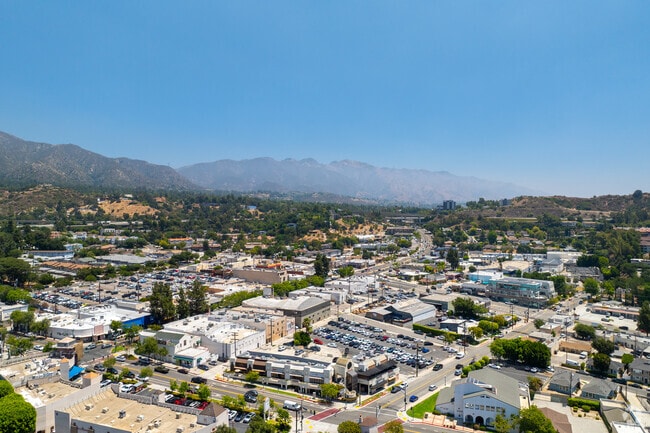 Sparr Heights provides convenience with a suburban feel.