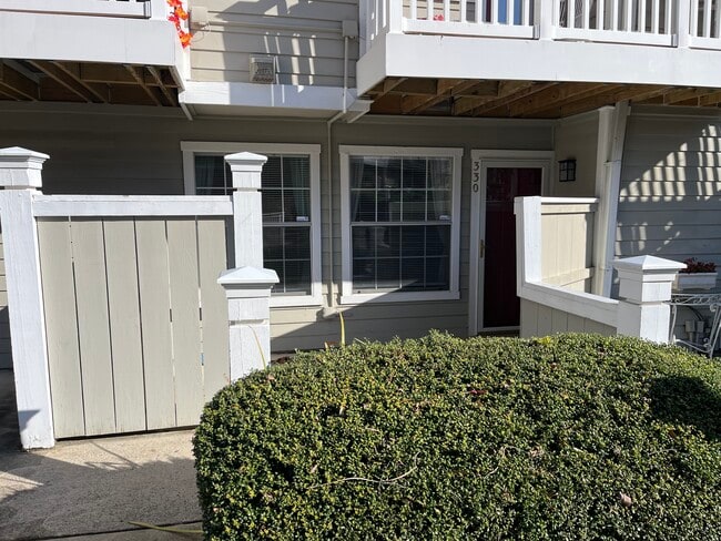 5701 Chapman Mill Dr unit 330, Rockville, MD 20852 - photo 3