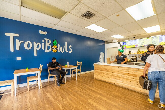 Bring your empty stomach to TropiBowls in Heathgate for a healthy lunch.