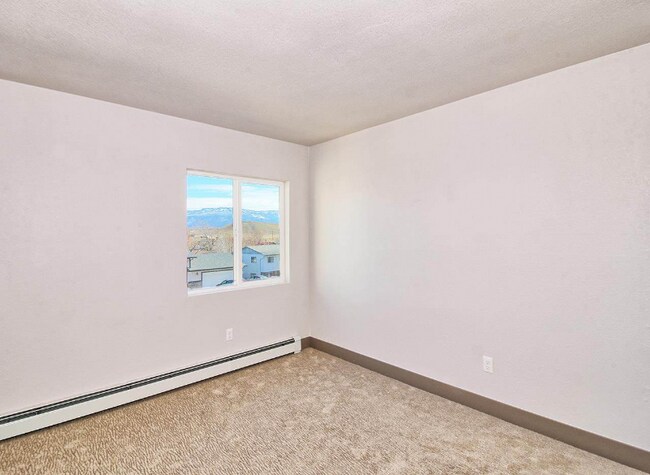 109 Anna Ct unit 8D, Grand Junction, CO 81503 - photo 4