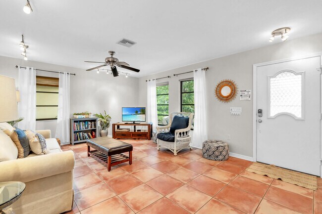 650 93rd Ave N unit ID1073498P, Naples, FL 34108 - photo 6