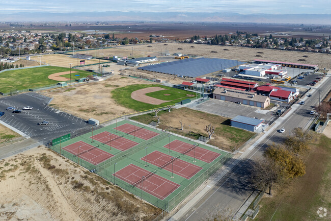 There are tennis courts at Fowler High School.