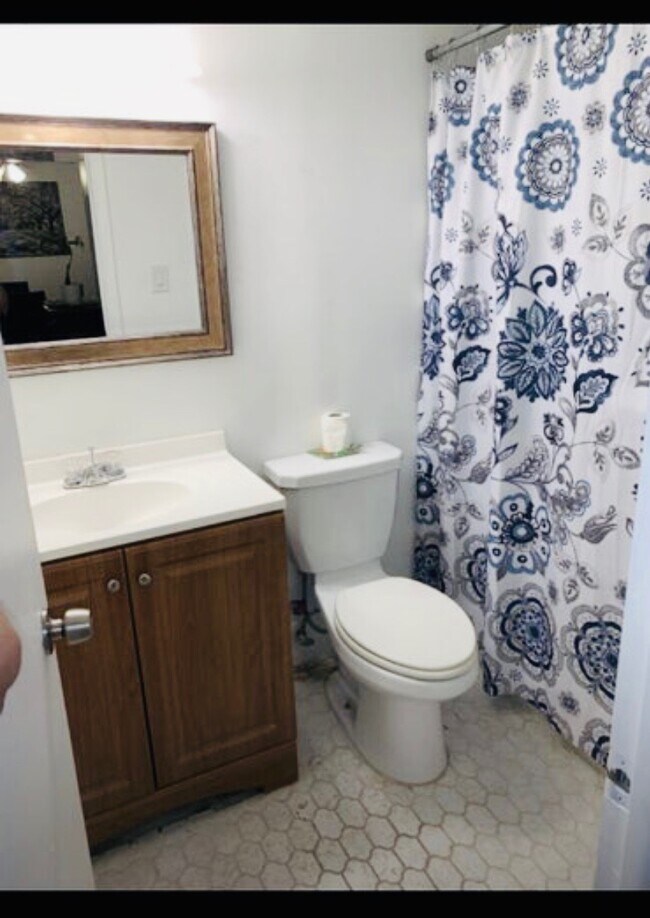 Capri Gardens Condominiums unit A320, North Miami, FL 33161 - photo 5